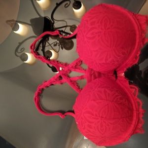 VS Pink Bra Red